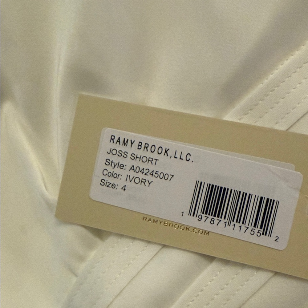Joss Pleated Shorts in Ivory NWT - Picture 6 of 6